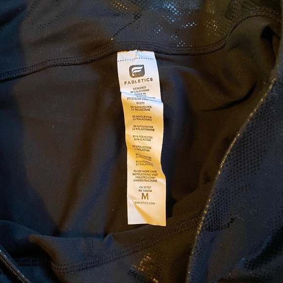 Fabletics Capri Leggings NWOT - Picture 3 of 3